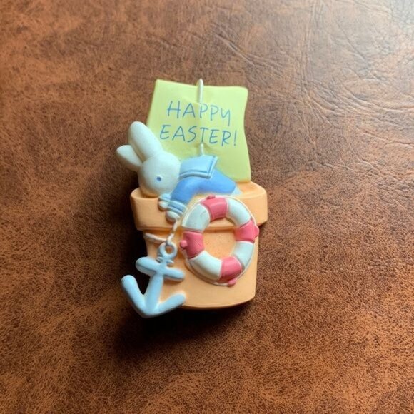 Vintage Hallmark Happy Easter Pin Anchor Life‎ Preserver Bunny - Picture 2 of 5